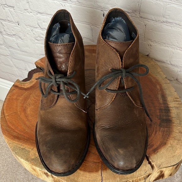 Born Fina Chukka Style Boot - Picture 2 of 12